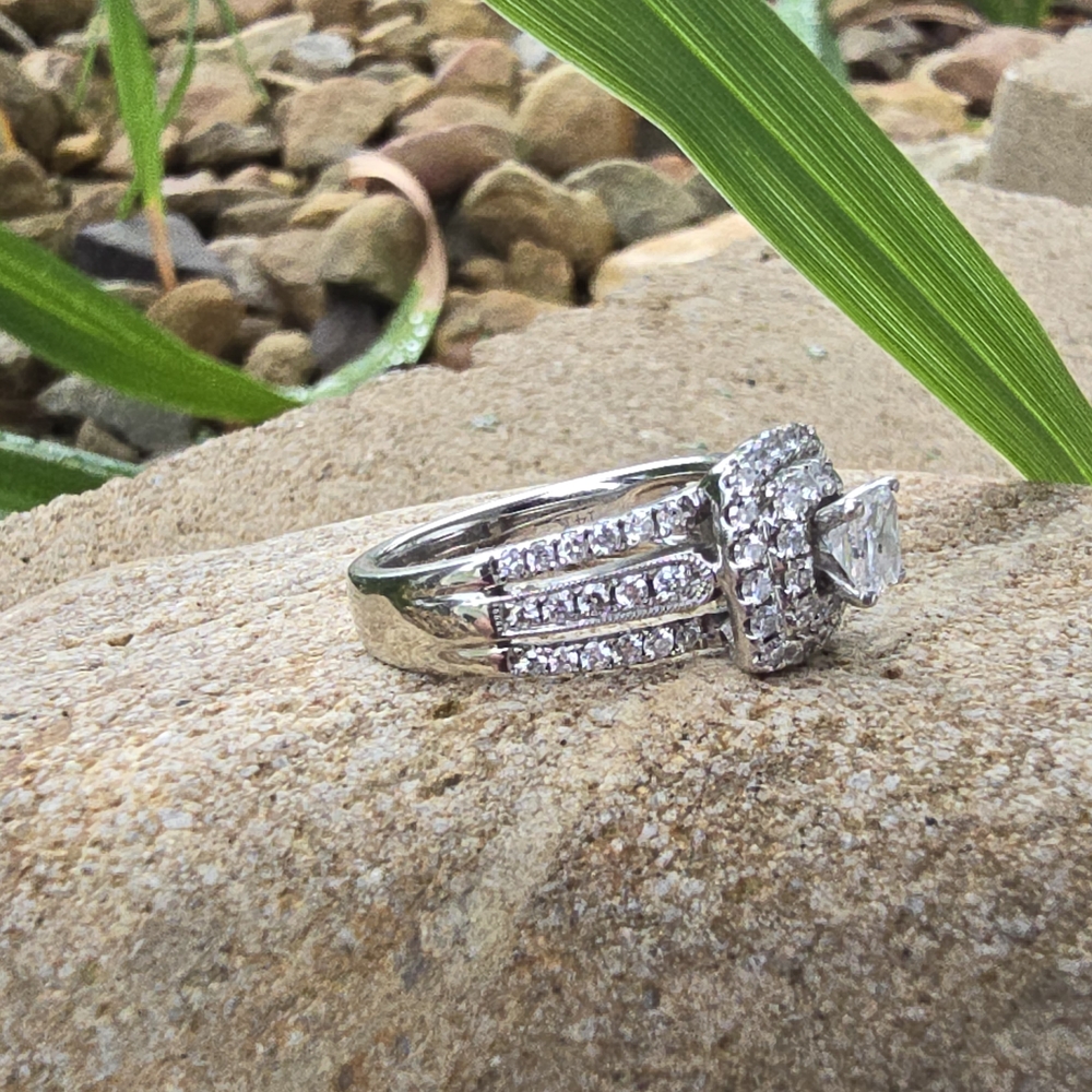 Diamond Ring - Picture 3 of 8
